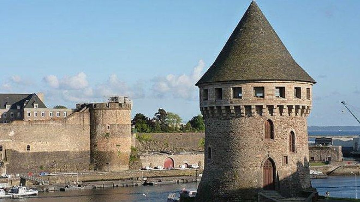 Vista del puerto de Brest, en Francia, en cuya mezquita se ha producido un tiroteo este jueves.-
