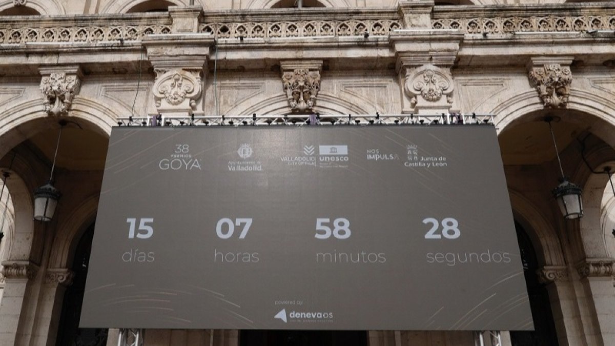Pantalla gigante en el Ayuntamiento de Valladolid que muestra la cuenta atrás para la gala de los Goya 2024. -ACADEMIA DE CINE