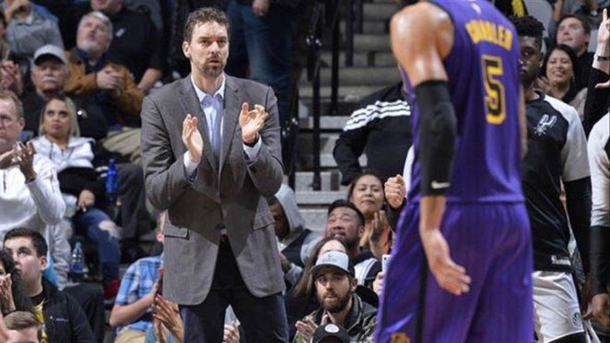 Pau Gasol traslada todo su entusiasmo al Portland, su nuevo equipo.-