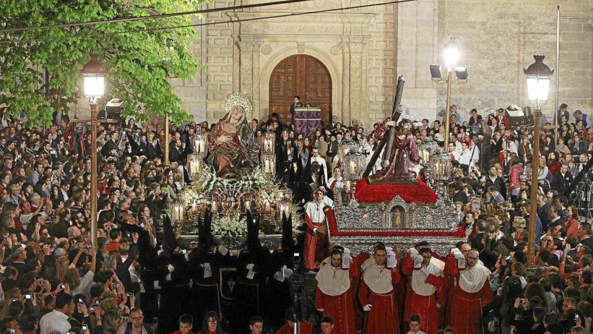 Procesión de 'El Encuentro'-J.M.LOSTAU