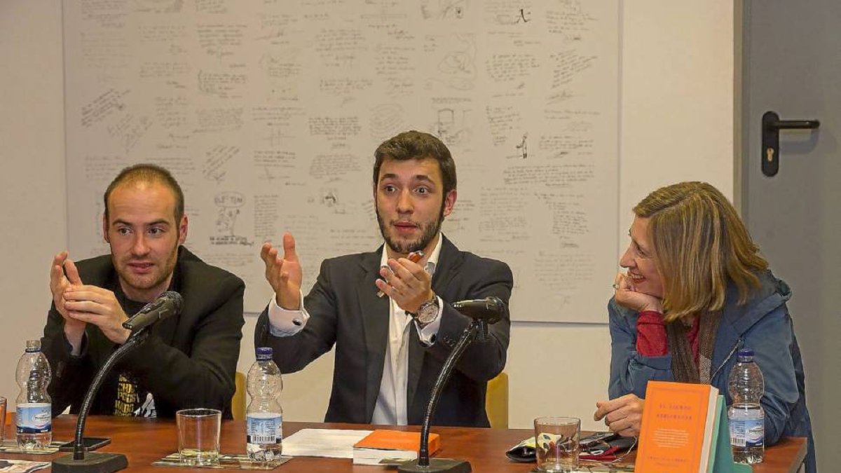 Jesús Nieto, Guillermo Garabito y Chola Mateos durante la presentación ayer de 