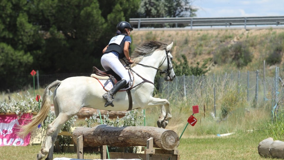 Julia Carbonero Román y Tristran, oro en Jóvenes Jinetes  2 Estrellas