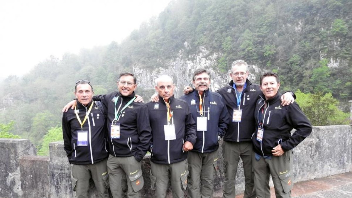El equipo español campéon del mundo.-LEONARDO DE LA FUENTE