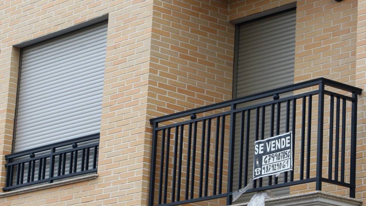 Imagen de una vivienda vacía y en venta.