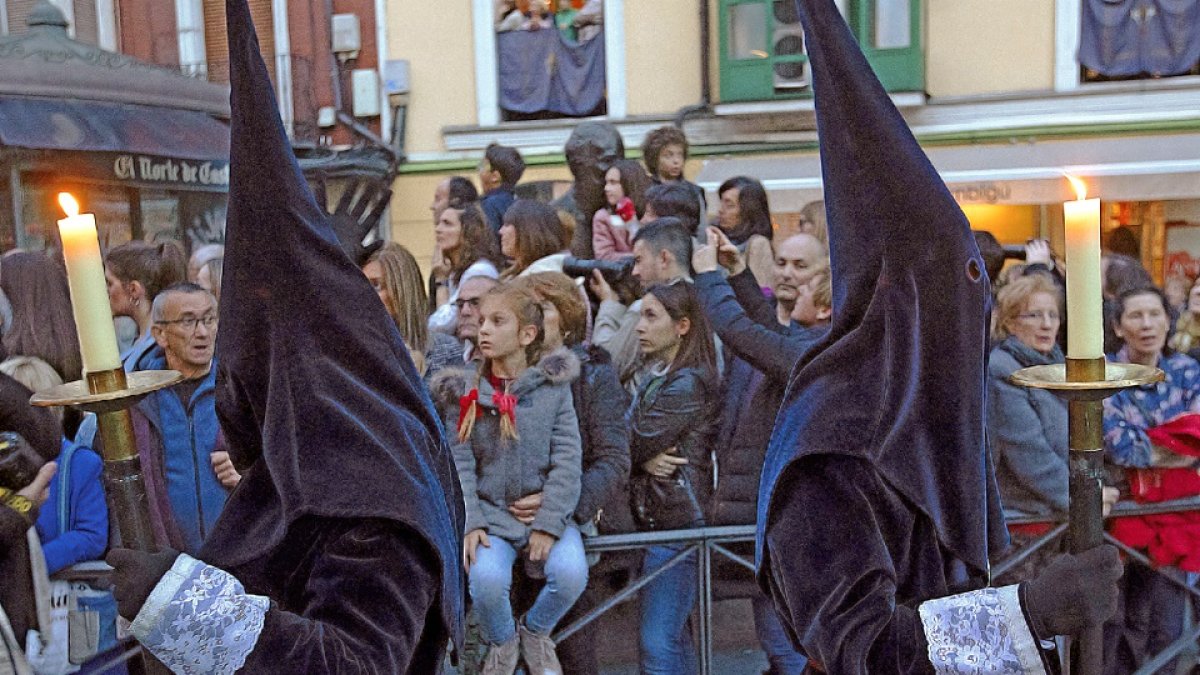 Procesión del encuentro en el martes santo de 2019. -J.M. LOSTAU
