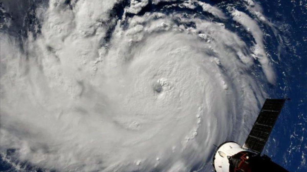 El huracán Florence, visto desde la Estación Espacial Internacional.-NASA
