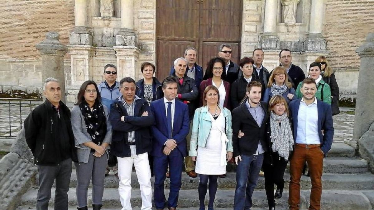Foto de familia de los candidatos de la lista del PSOE-El Mundo