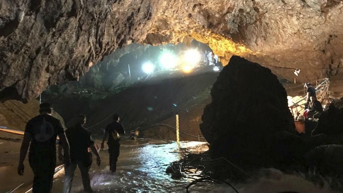 Dispositivo de rescate en la cueva tailandesa.-/ TWITTER ELON MUSK