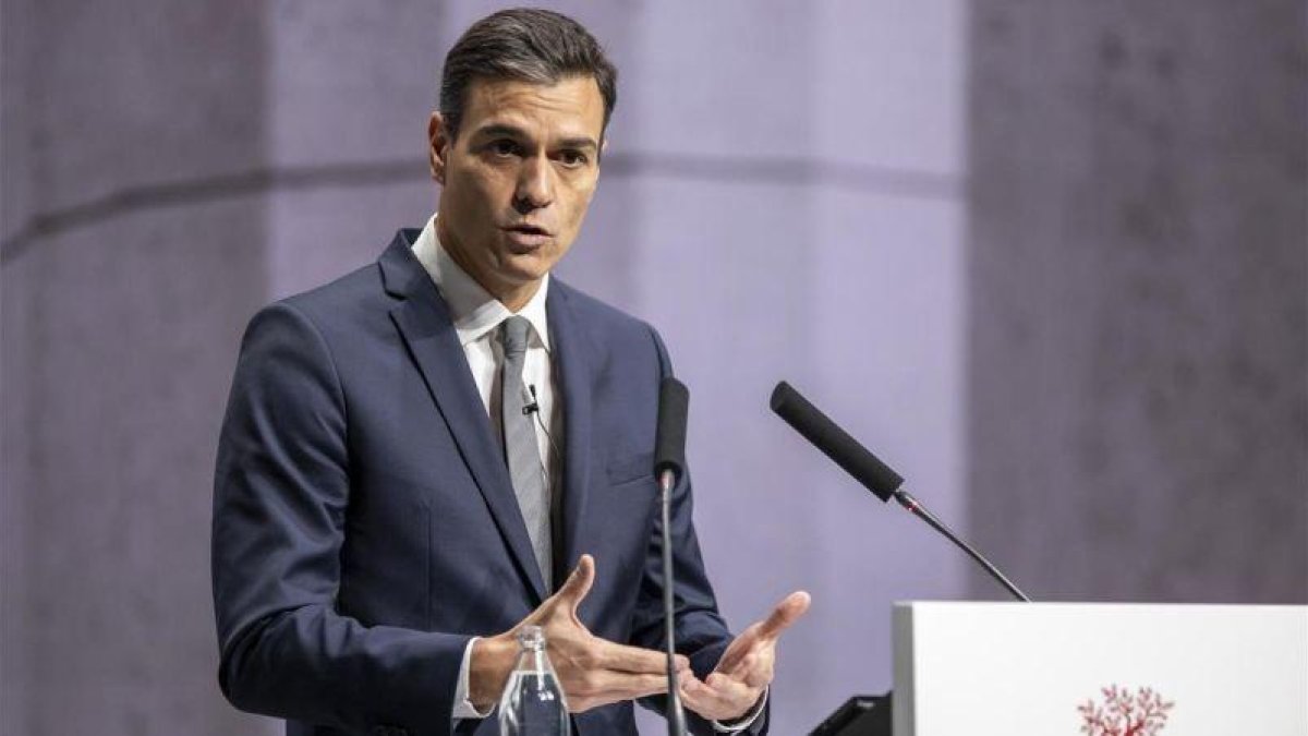 Pedro Sánchez clausura el Congreso Nacional de la Empresa Familiar, este martes en Valencia.-MIGUEL LORENZO