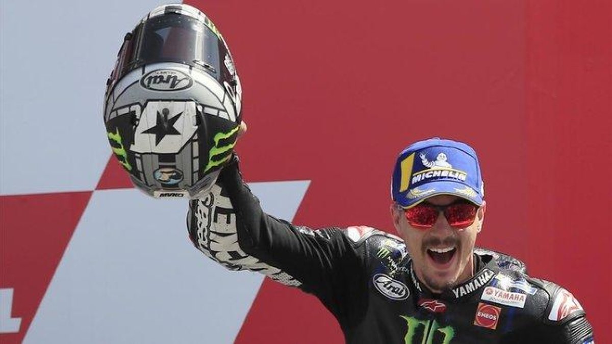 Maverick Viñales (Yamaha) celebra su victoria en el GP de Holanda.-AP PHOTO PETER DEJONG