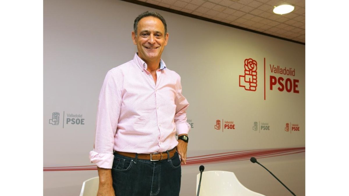 Cecilio Vadillo presenta su candidatura a la Secretaría Provincial del PSOE de Valladolid.-ICAL