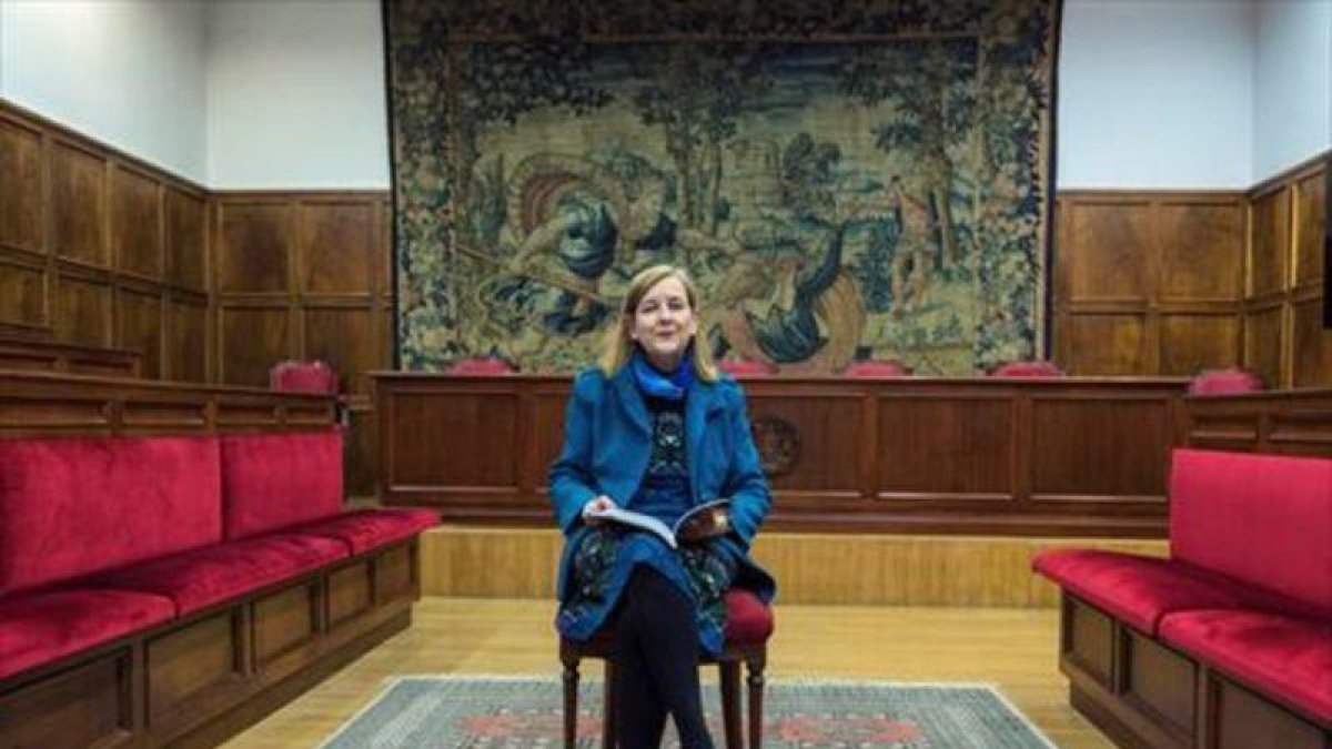 María Elósegui, en Zaragoza, tras su elección para el Tribunal Europeo de Derechos Humanos.-EFE / JAVIER BELVER
