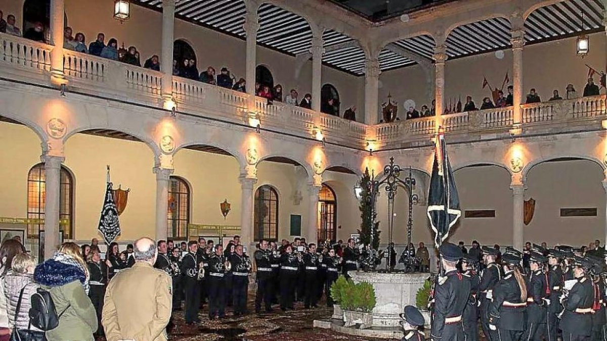Música a cargo de Bandas de Semana Santa en el Palacio Real.-EM