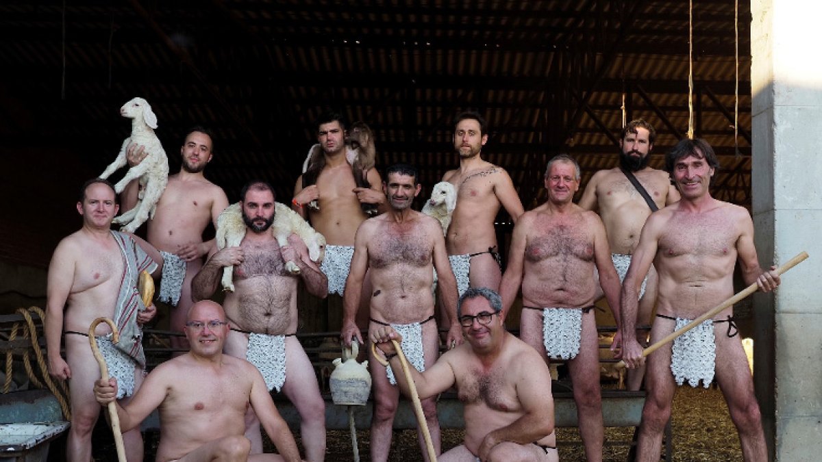 Una fotografía del calendario erótico de Pedrajas. / ICAL