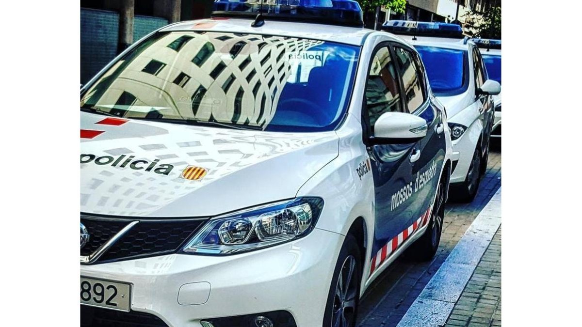 Vehículos de los Mossos.-