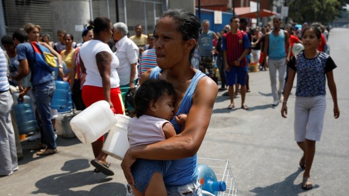 Los niños son los más afectados con la crisis en Venezuela.-REUTERS