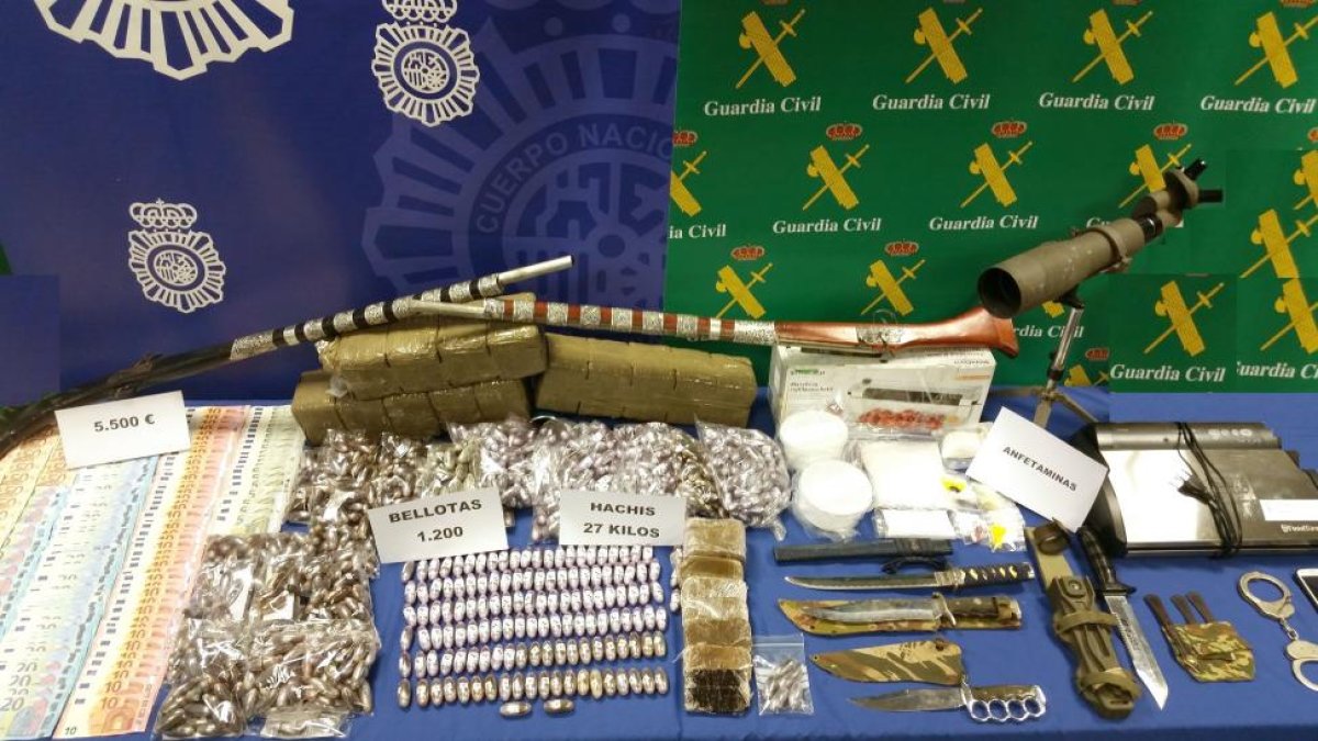 Material incautado por la Policía y la Guardia Civil.-ICAL