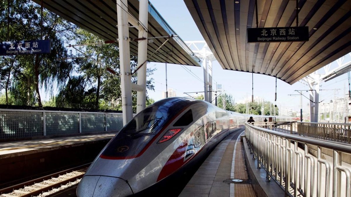El tren bala que recorre desde Pekín hasta Hong Kong.-CHINA STRINGER NETWORK (REUTERS)