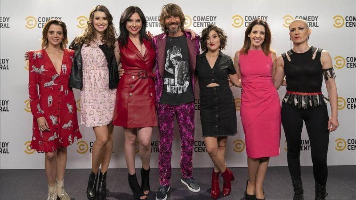 Macarena Gómez, Eva Soriano, Marta Flich, Santi Millán, Susi Caramelo, Marta González De Vega y Patricia Sornosa.-PABLO SAROMPAS (COMEDY CENTRAL)