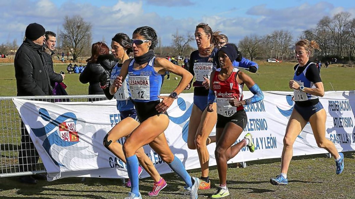 La vencedora del año pasado Alexandra Aguilar, en acción en el circuito de La Cañada.-MONTSE ÁLVAREZ