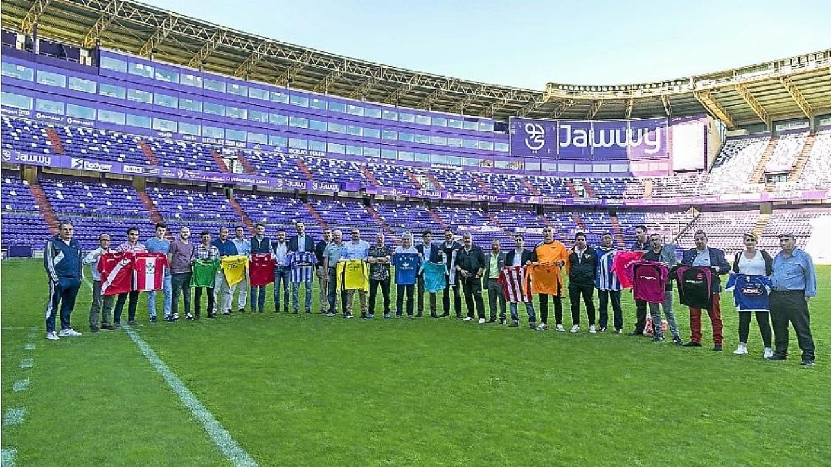 Presentación en Zorrilla del convenio con el fútbol base.-RVCF