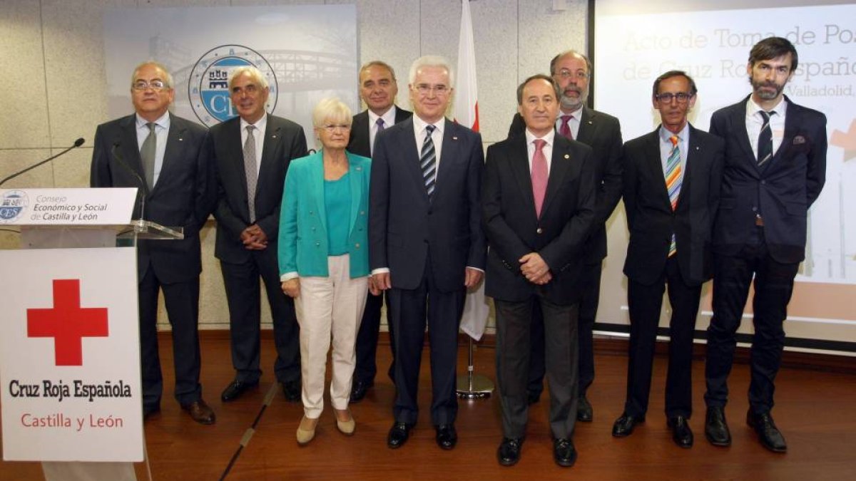 El responsable autonómico de la organización, José Varela Rodríguez, junto con los presidentes provinciales de Cruz Roja-Ical
