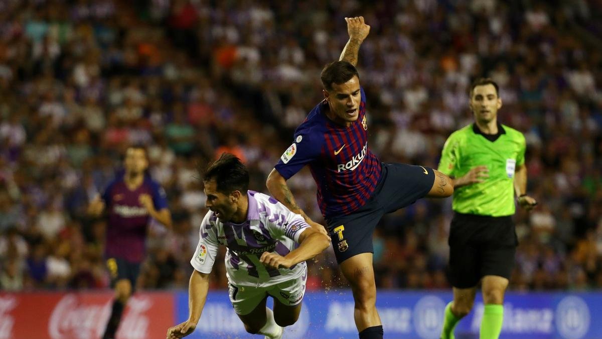 Uno de los tepes se levanta en pleno partido.-EL MUNDO