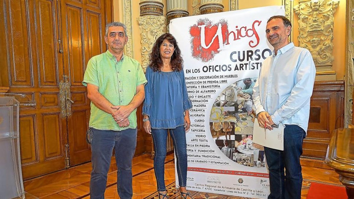 Presentación de la oferta de Cearcal en el Ayuntamiento.-EL MUNDO