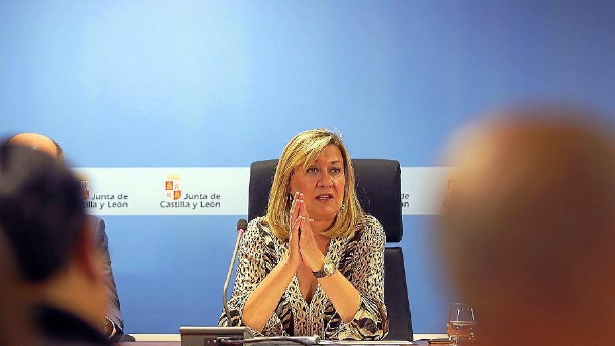 La candidata a la Alcaldía de Valladolid por el PP, Pilar del Olmo, en su comparecencia de ayer.-ICAL