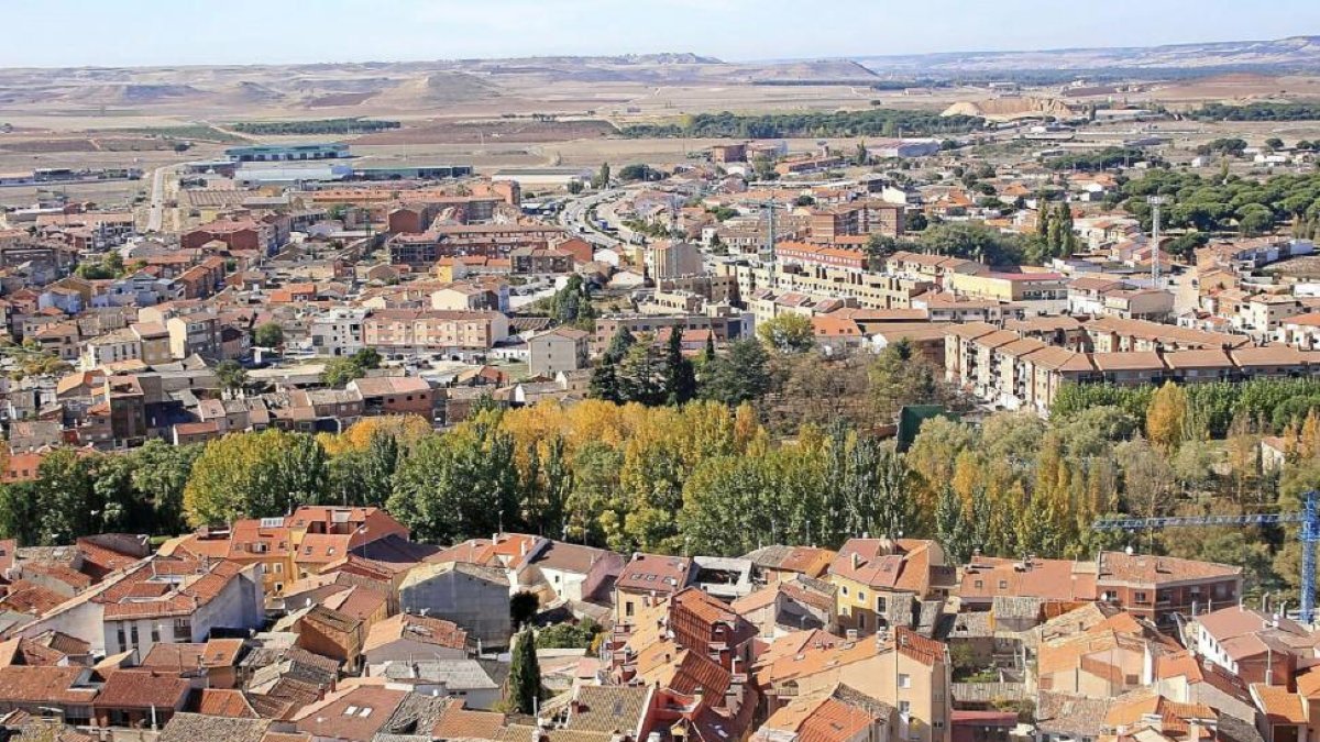 Una partida irá destinada a la a la urbanización de las calles y de la zona de Bodegas Protos.-María Alonso