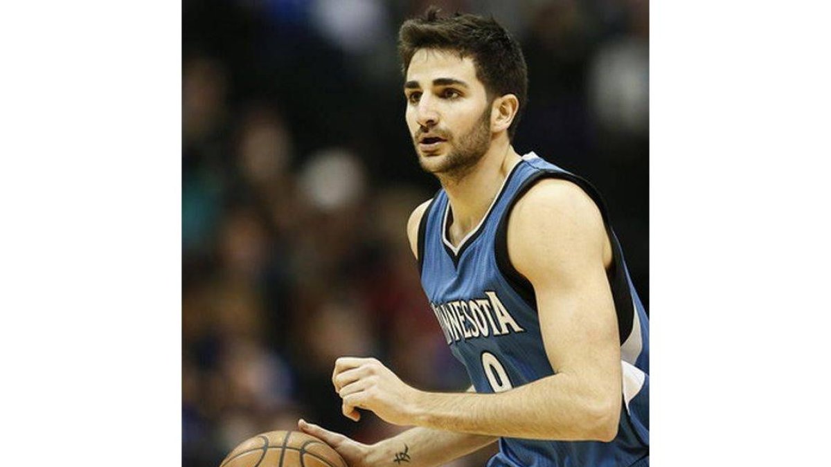 Ricky Rubio, en un momento del partido contra los Mavericks.-Foto: EFE / RALPH LAUER