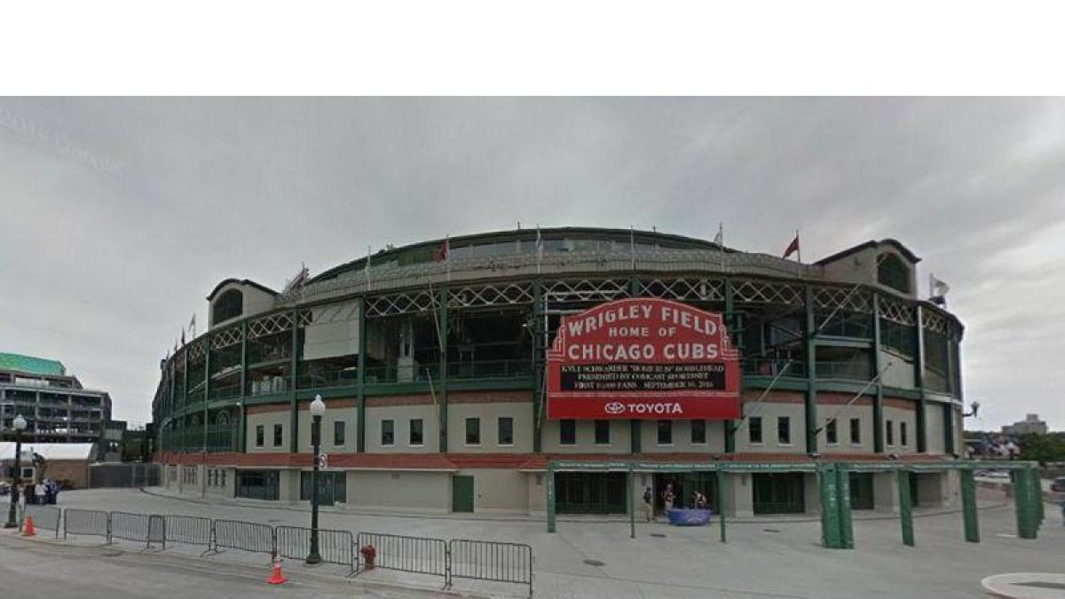 Vista exterior del estadio Wrigley Field, en Chicago.-GOOGLE MAPS