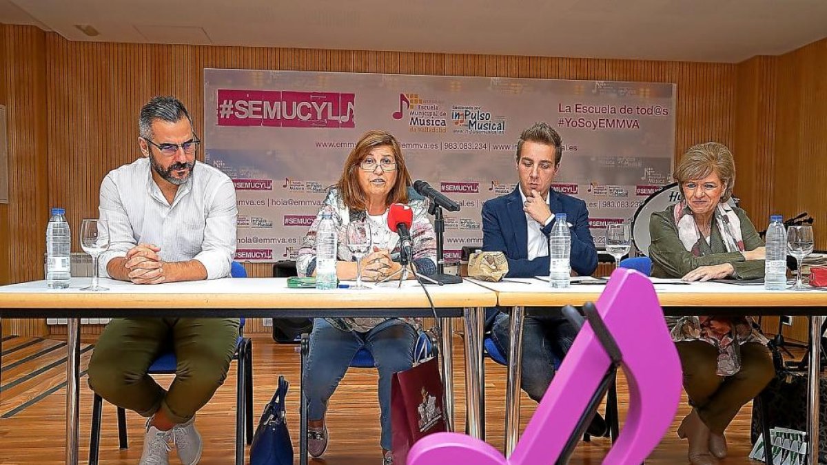 Óscar de Rivera, Victoria Soto, Javier Alondo y Ángeles de las Heras durante la apertura del curso.-E, M.