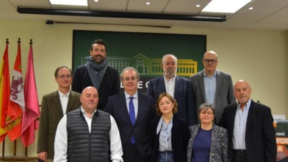 Asistentes a la jornada del martes, con Corbalán a la derecha.