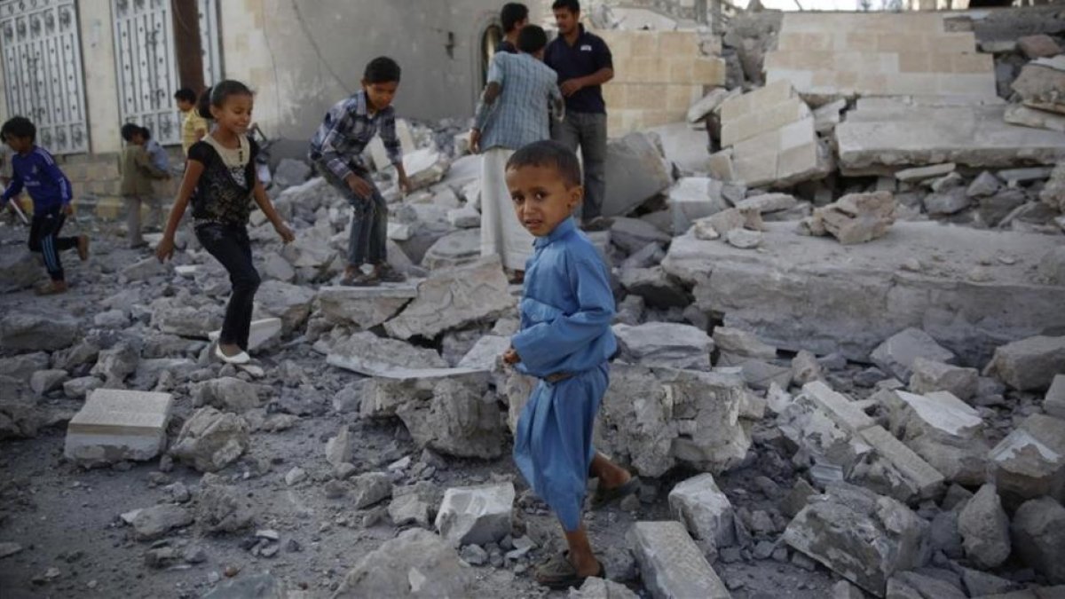 Más de 320.000 niños padecen malnutrición severa en Yemen.-Hani Mohammed