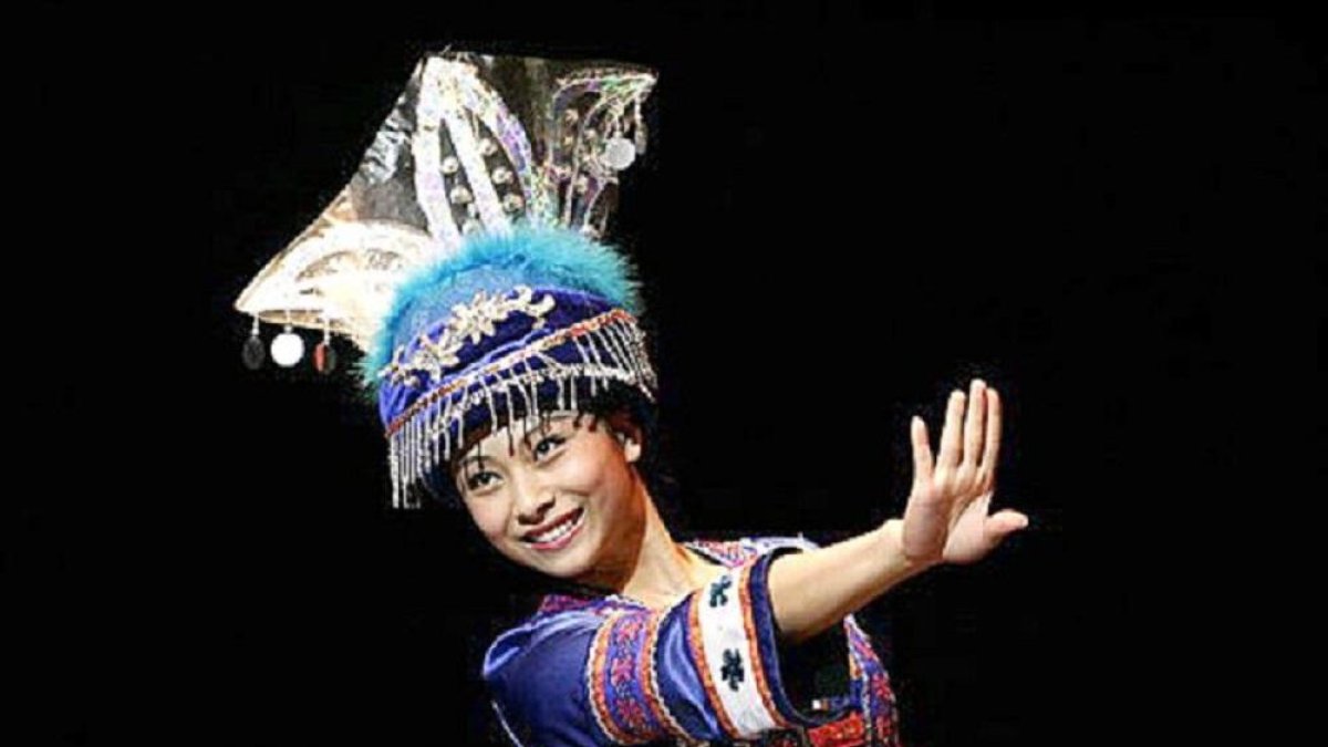 Huang Zheng, una de las pocas mujeres ilusionistas  del mundo recala con una` propuesta de «magia poética  y una historia emocionante».-E. M.