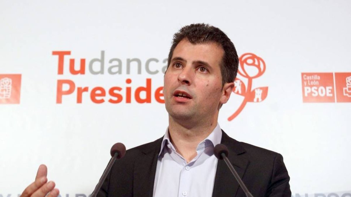 El secretario regional del PSOE, Luis Tudanca, preside la Comisión Ejecutiva Autonómica del partico-ICAL