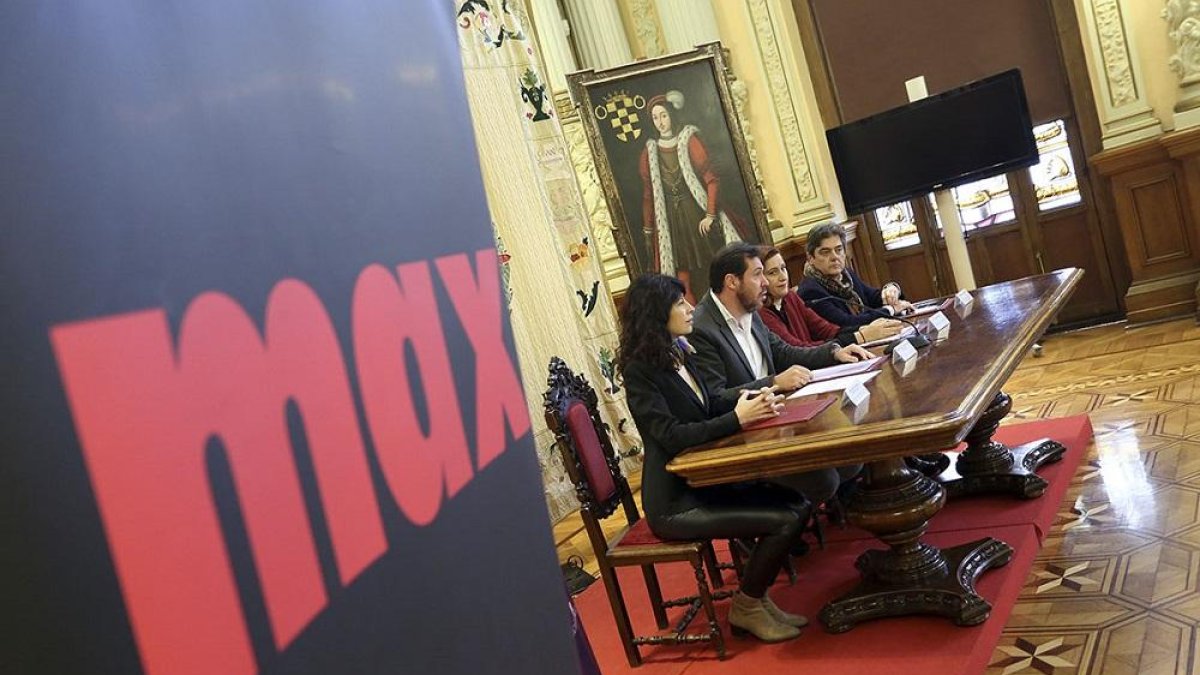 Ana Redondo, Óscar Puente, Ana Graciani y José María Viteri, ayer, en el Ayuntamiento.-ICAL