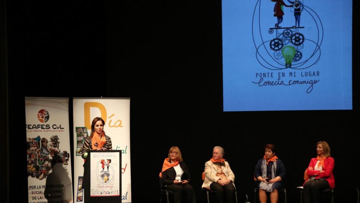 La presidenta de las Cortes de Castilla y León, Silvia Clemente, clausura un acto institucional con motivo del Día Mundial de la Salud Mental organizado por la Asociación ‘Amanecer’ y ‘Feafes Castilla y León-Ical