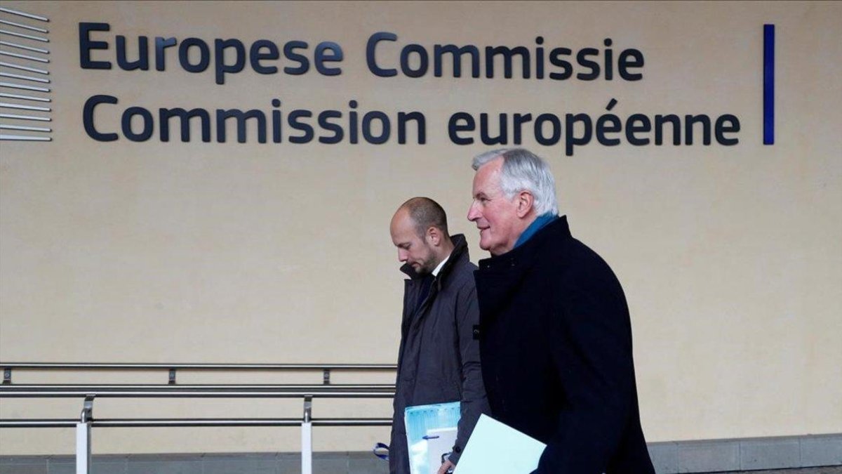 Michel Barnier, a su llegada este lunes a la sede de la Comisión en Bruselas.-REUTERS/ FRANCOIS LENOIR