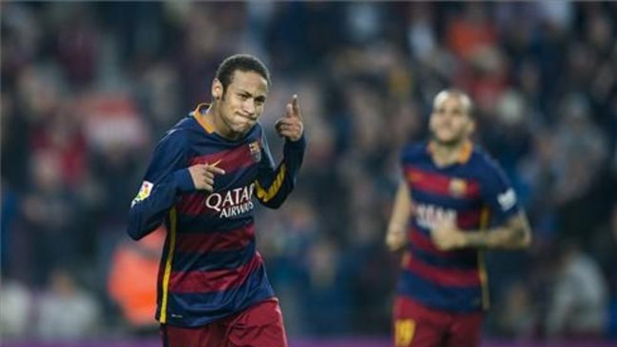 Neymar celebra un gol.-JORDI COTRINA