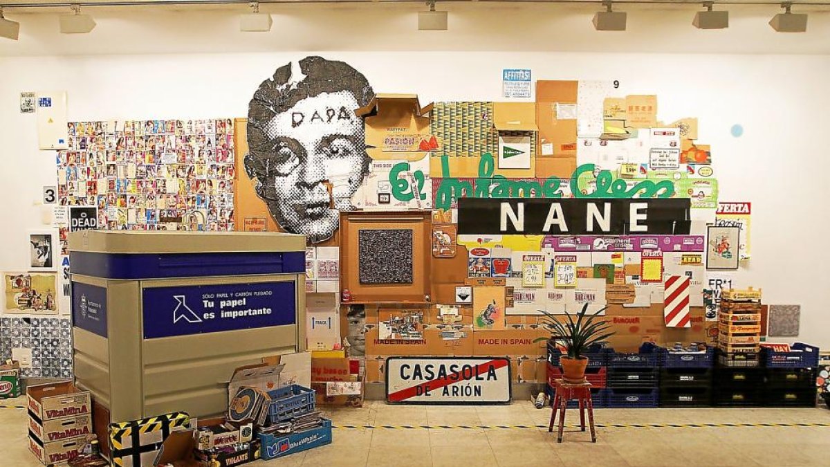 ‘Retrospectiva’, exposición de Cless en la Sala de exposiciones del Calderón.-J. M. LOSTAU