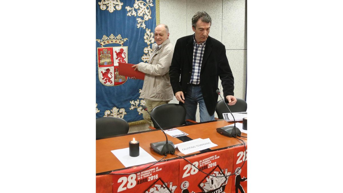 Jornada Día Internacional de la Seguridad y Salud en el Trabajo, organizada por los sindicatos CCOO y UGT Castilla y León. Los secretarios regionales Ángel Hernández y Faustino Temprano, inauguran la jornada.-ICAL