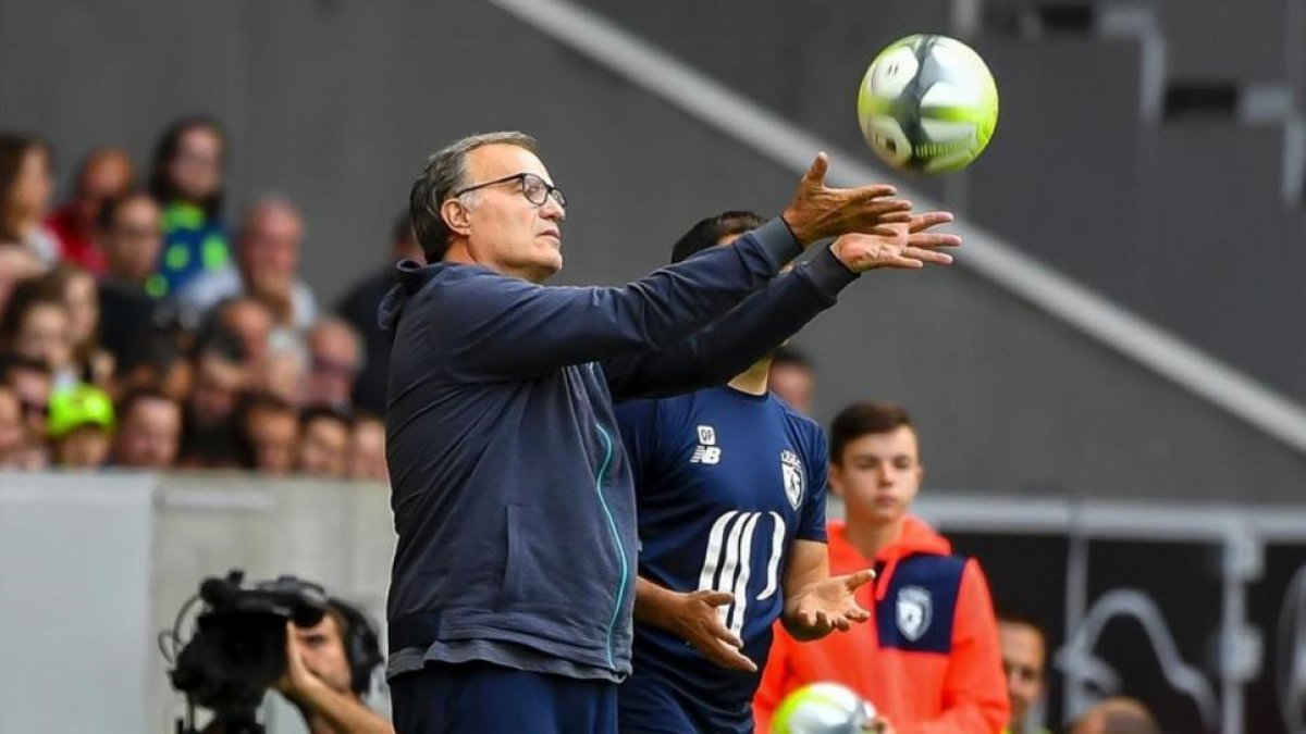Marcelo Bielsa, en el banquillo del Lille.-PHILIPPE HUGUEN