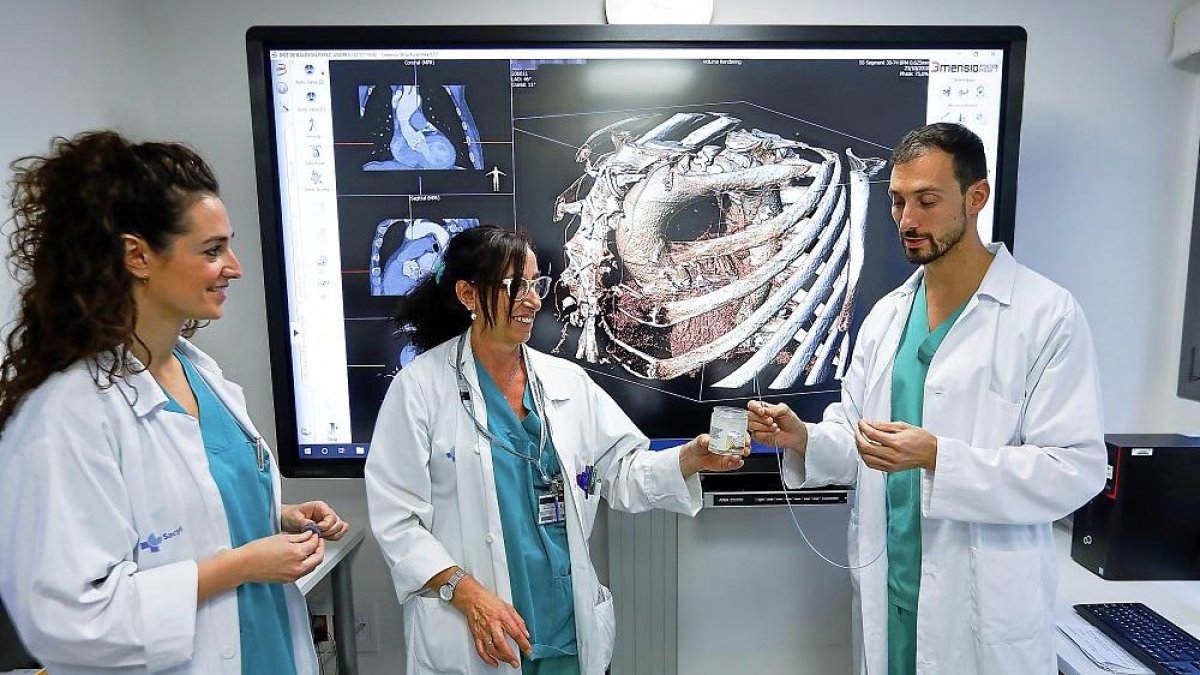 Personal de la Unidad de Cardiología Intervencionista del Hospital Clínico de Valladolid.-J. M. LOSTAU