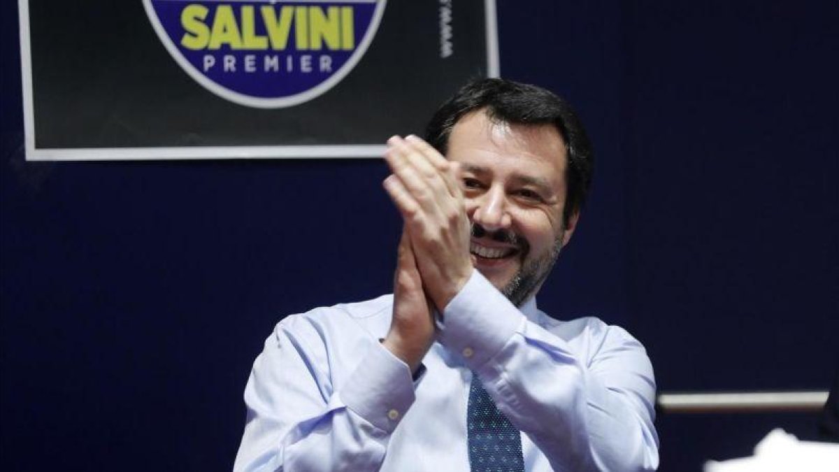 Matteo Salvini, en un mítin electoral en Milán, el viernes 2 de marzo del 2018.-AP / ANTONIO CALANNI
