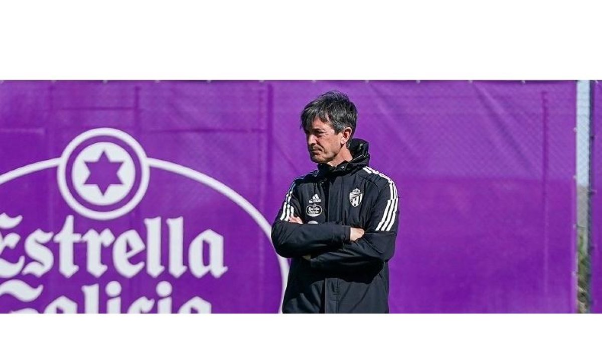 Pacheta, en su último entrenamiento en la mañana de este lunes en el Real Valladolid. / IÑAKI SOLA / RVCF