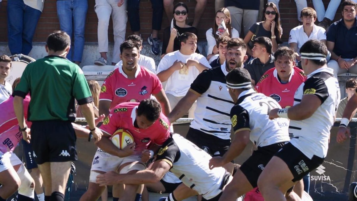 Imágenes del derbi de rugby entre el CR El Salvador y el VRAC que abre la temporada 2023-2024. / PHOTOGENIC