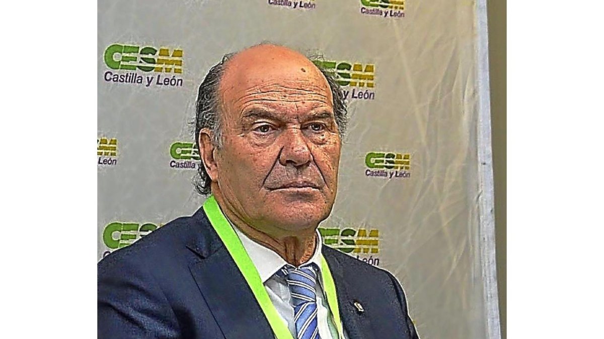 El presidente del Colegio de Médicos de Castilla y León y del sindicato médico, José Luis Díaz Villarig. Imagen de archivo.-ICAL