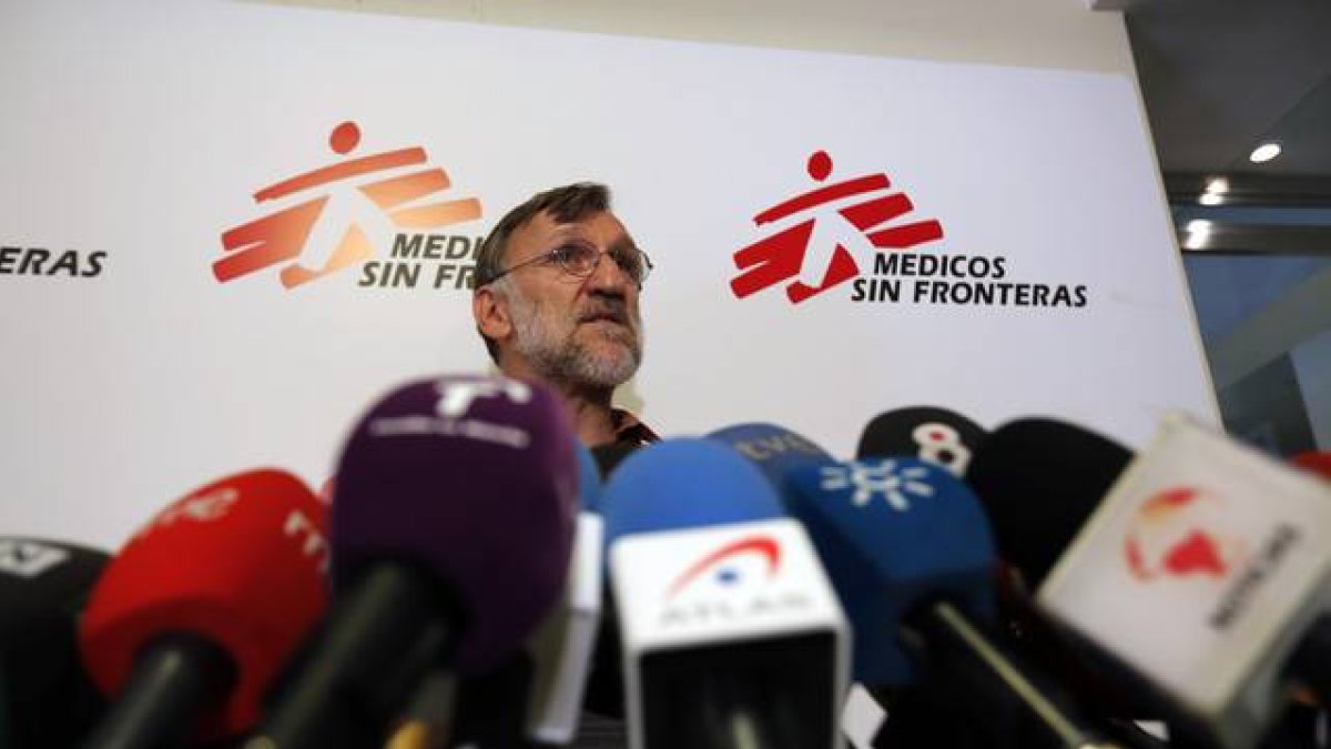 El presidente de Médicos sin Fronteras España, José Antonio Bastos, en julio del 2013.-DAVID CASTRO